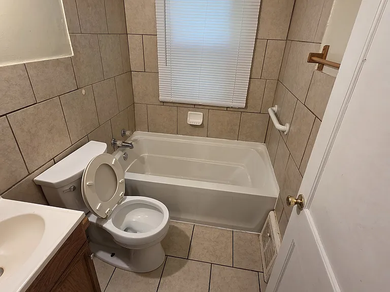 1524 W Kettelle St — Photo 9