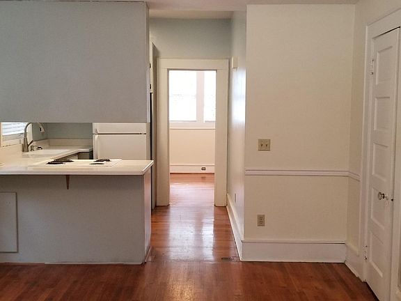 3rd image of 218 E Park Ave APT 2