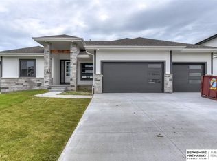 10111 S 188th St, Gretna, NE 68139