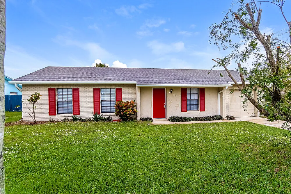 3 bed, 2.0 bath, 1392 sqft, $1,670 — Photo 1