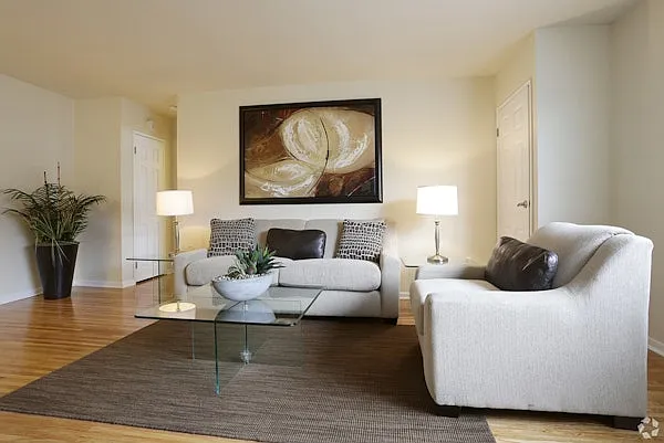 Ridge Carlton Apartments — Photo 2