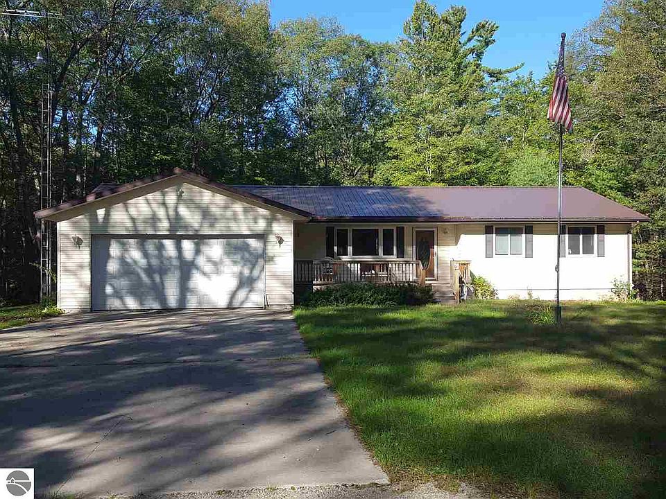 1st image of 840 N Slawson Dr