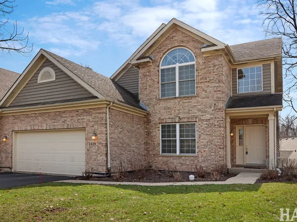 1419 White Oak Ln, Woodstock, IL 60098