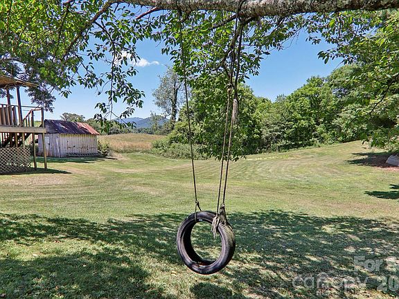 3rd image of 414 Skyline Dr