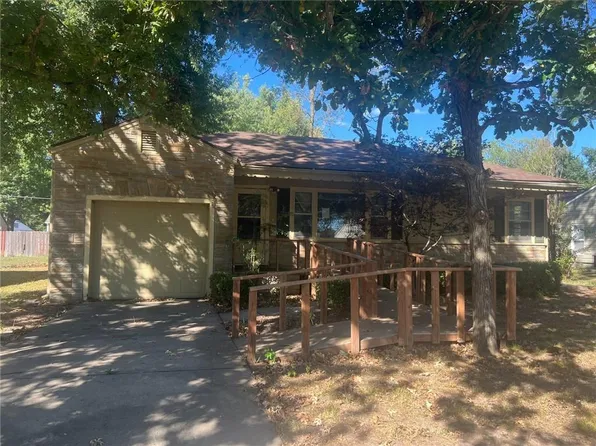 405 Utah St, Pittsburg, KS 66762