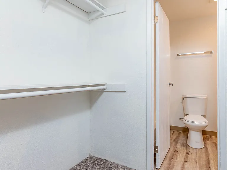 Sedona | One Bedroom Closet and Bathroom
