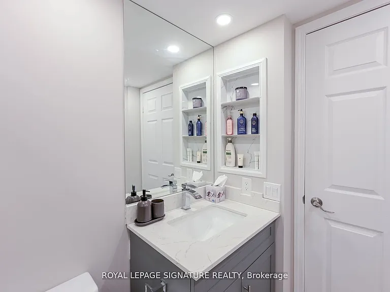 25 Kingsbridge Garden Cir #1126 — Photo 26