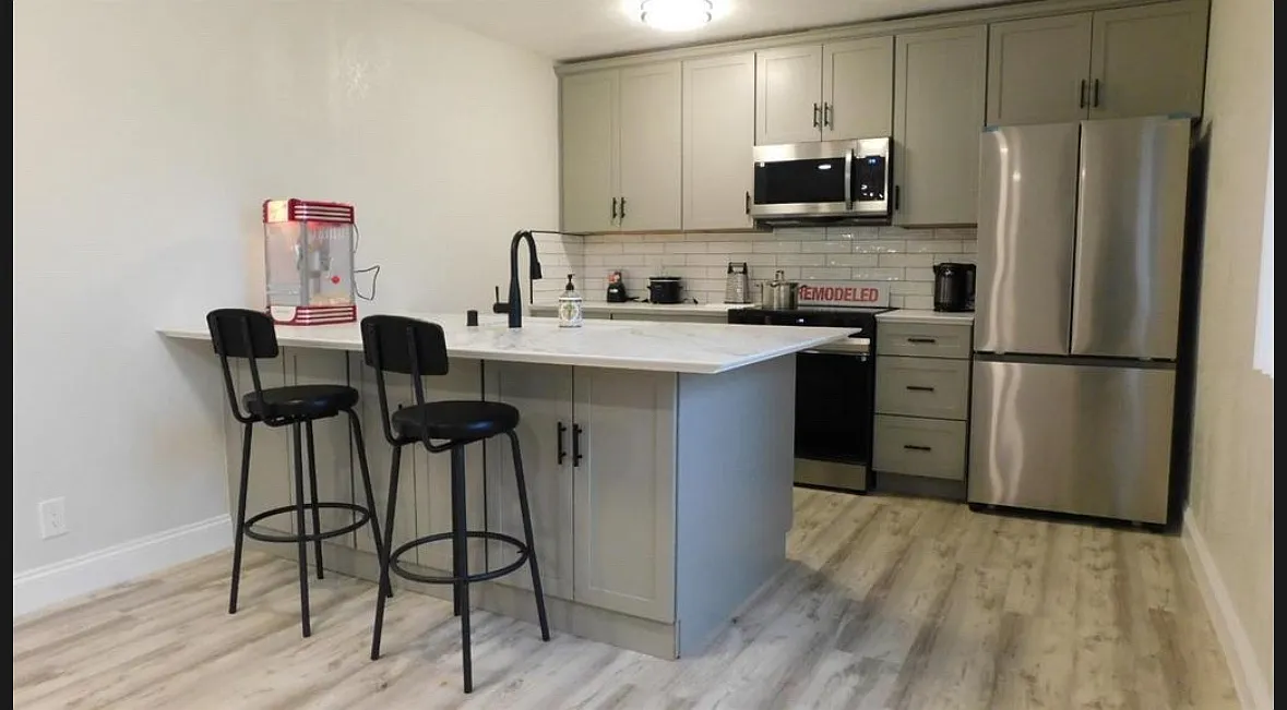 Building Photo - 481 W Santa Ana Ave #1