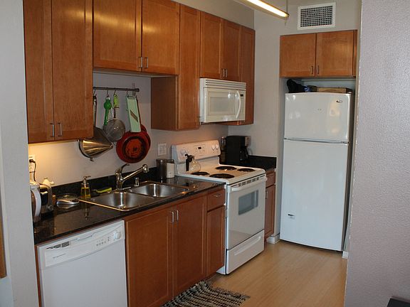 5th image of 888 7th St Unit 110