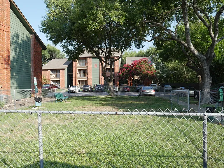 Englebrook Apartments — Photo 19