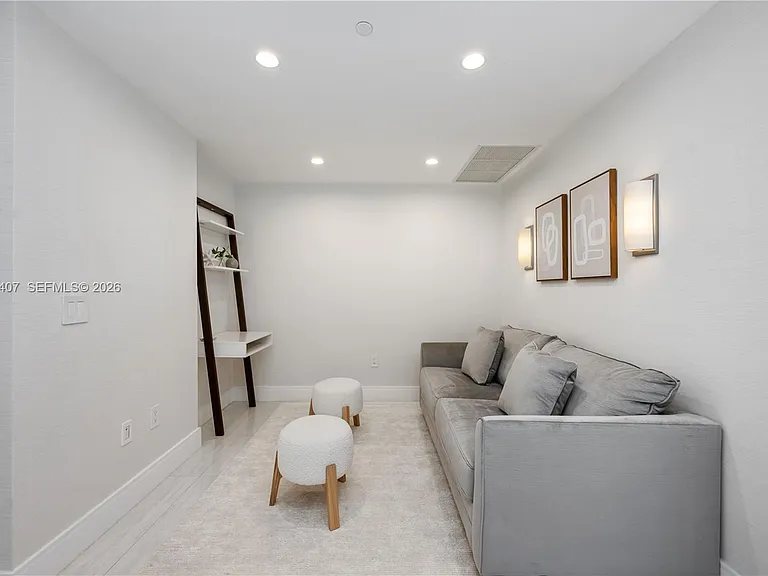 650 NE 32nd St #1501 — Photo 18