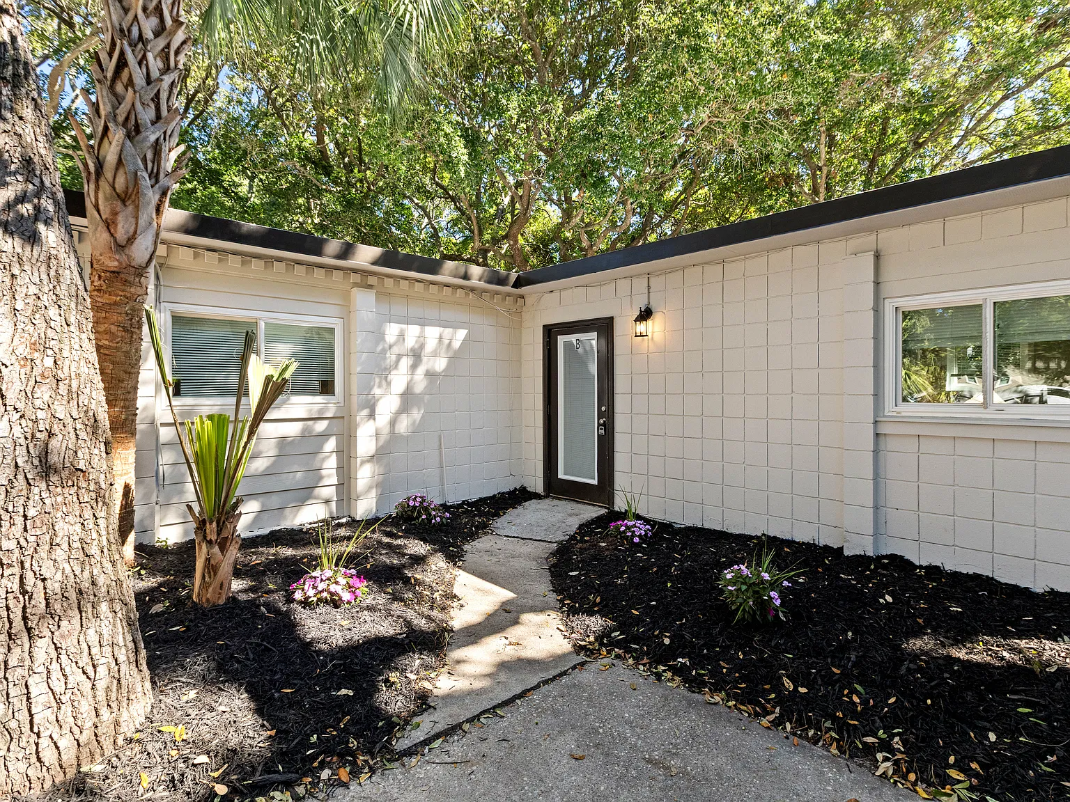3 bed, 1600 sqft, $4,000 — Photo 3