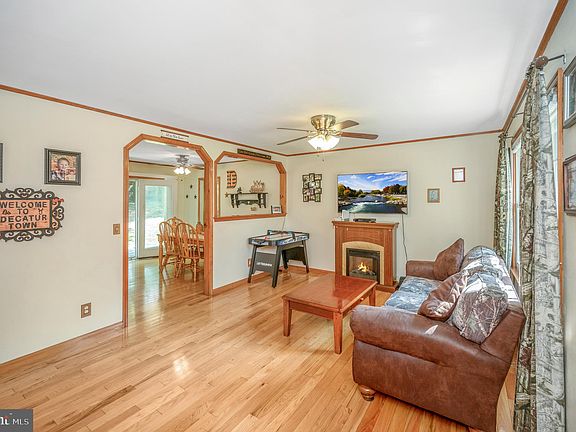 3rd image of 1117 Amherst Ave
