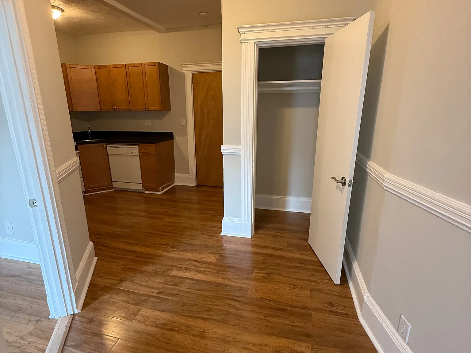 2 bed, 1.0 bath, $3,950 — Photo 2