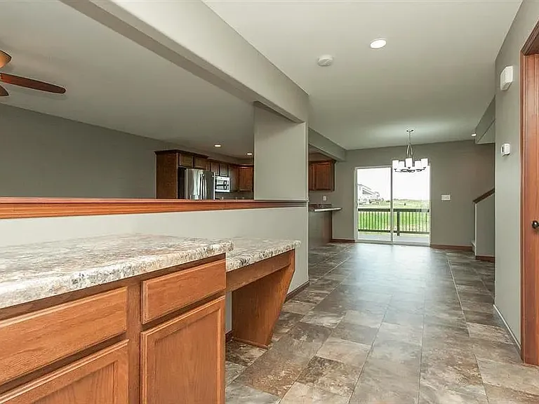 3703 English Glen Ave — Photo 5