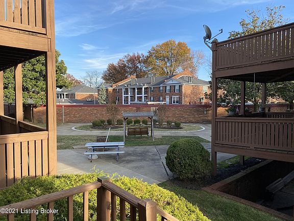 4th image of 1934 Goldsmith Ln APT 4