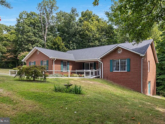 3rd image of 38177 Etna Ct