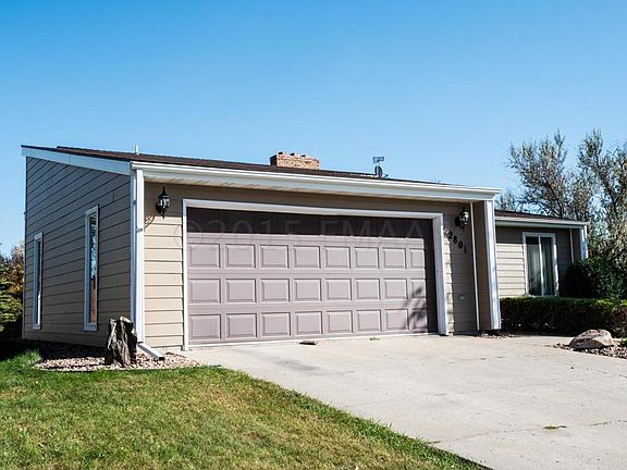 3rd image of 2801 Village Green Dr