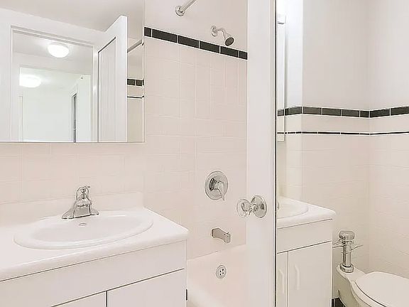 5th image of 108 E 38th St APT 505