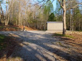 2814 Hanging Limb Rd, Monterey, TN 38574