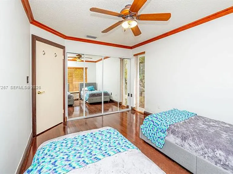 20935 NE 37th Ct #Townhouse 20935 — Photo 49