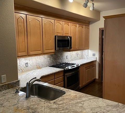 4th image of 64 Ensign Dr