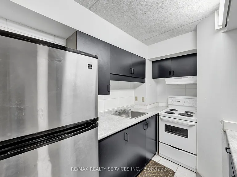 30 Hickory St E #103 — Photo 9