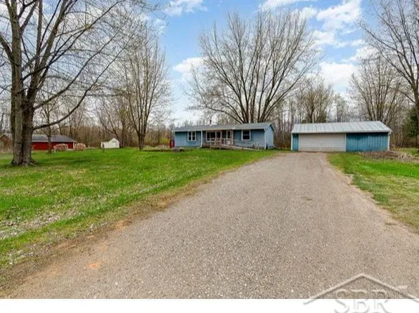 975 W Townline 16 Rd, Pinconning, MI 48650