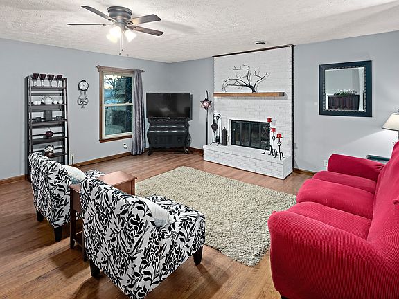 2nd image of 1815 Fox Camp Ct