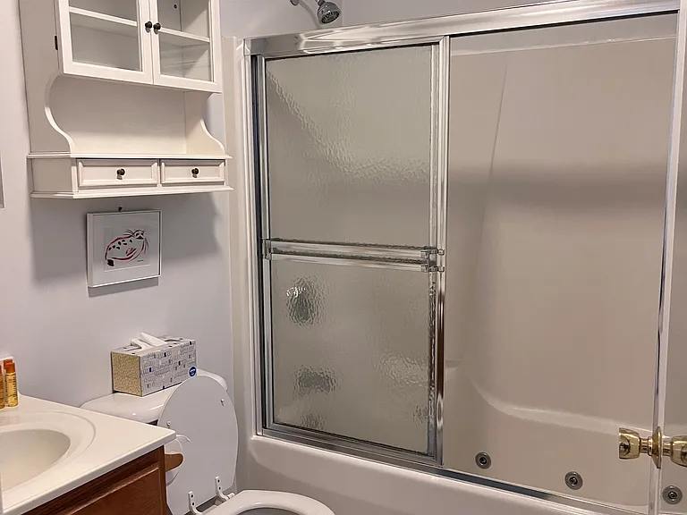 3rd floor master bathroom