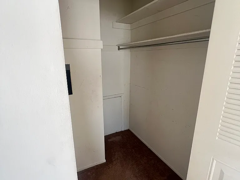 6923 Hilltop Dr — Photo 3