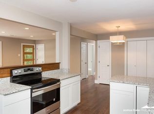 12400 Cross Hollow Rd, Rogers, AR 72758