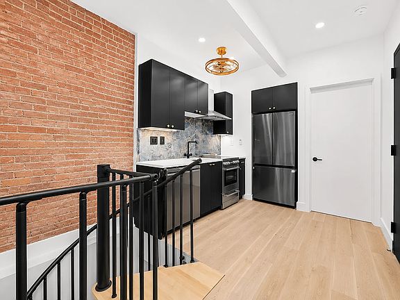 2nd image of 727 Knickerbocker Ave #1A