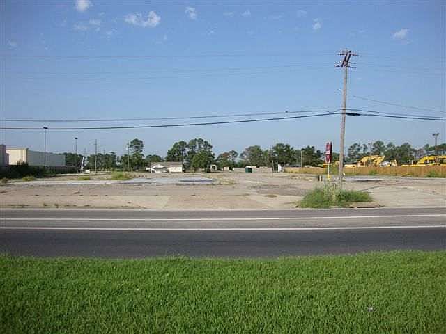 2nd image of 8867 Highway 69