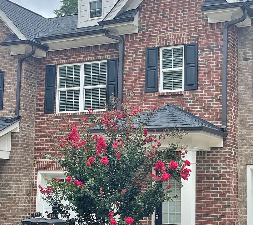 1st image of 135 Sumner Ct