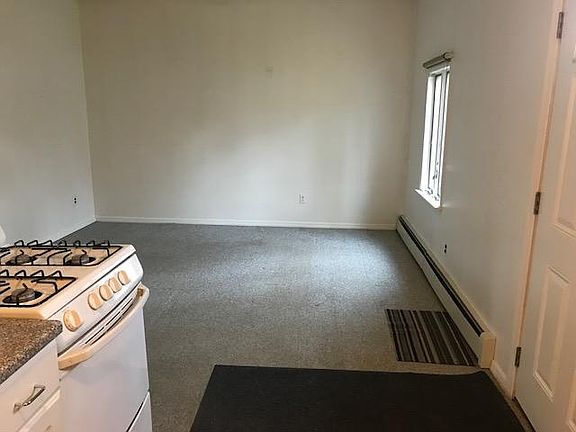 4th image of 48 Rosemont Ave
