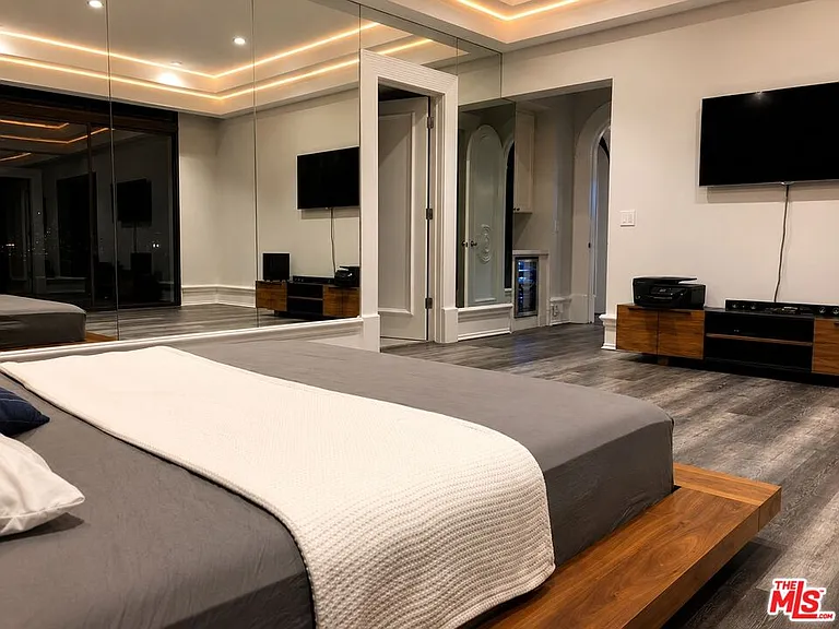 10535 Wilshire Blvd #Penthouse 1 — Photo 15