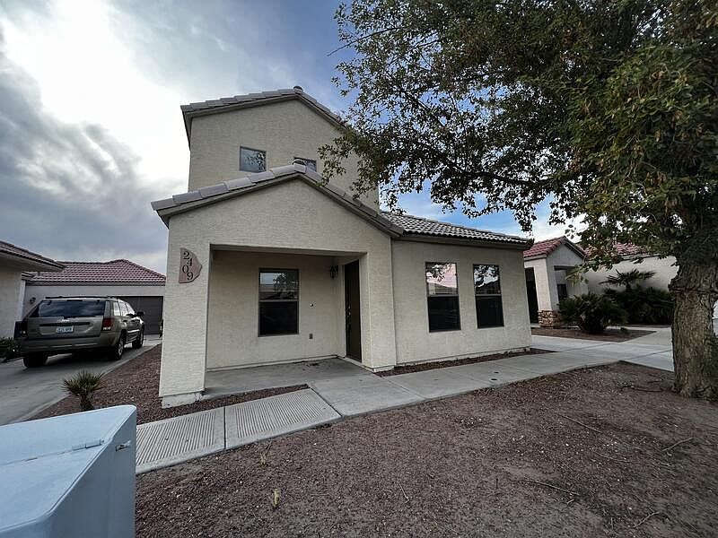 1st image of 2409 Stonebridge Dr