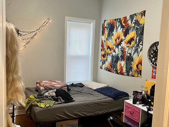 4th image of 631 W Stratford Pl #1