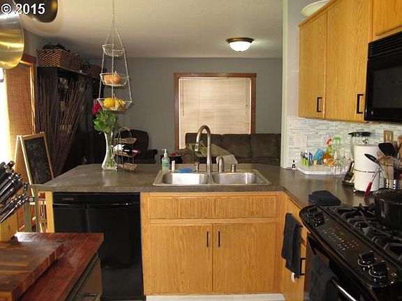 5th image of 3308 NE 88th Ave