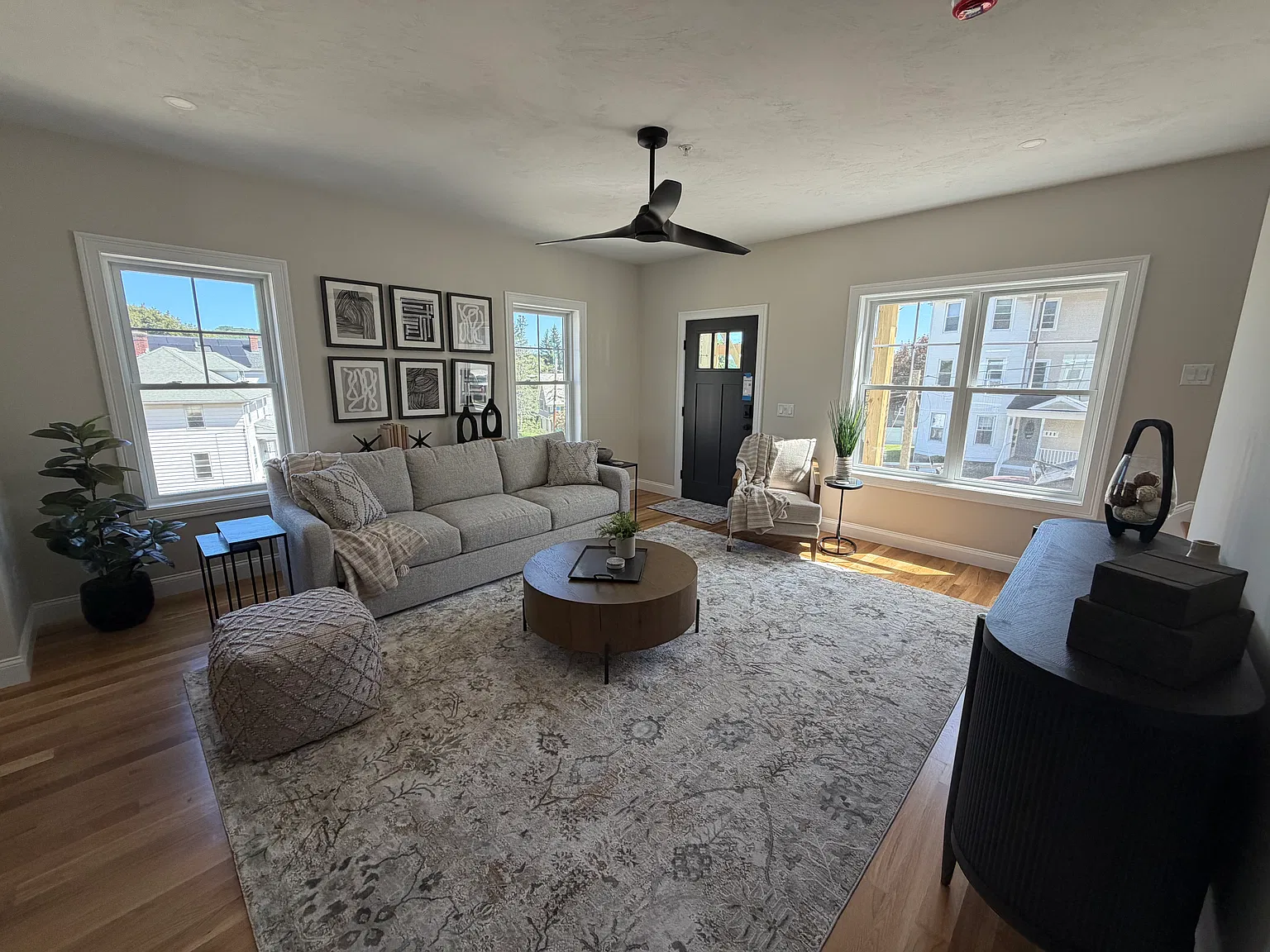 2 bed, 1.5 bath, 1800 sqft, $3,000 — Photo 2
