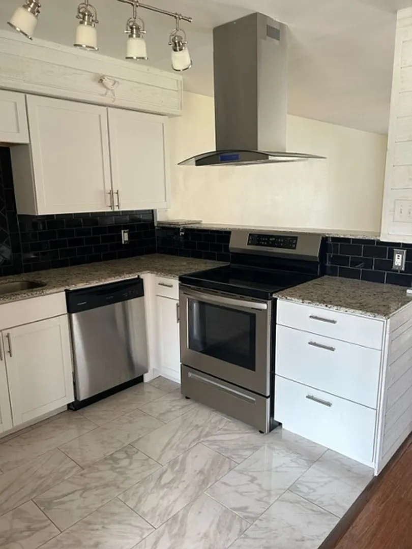 ** Annual 2/2 Unfurnished Home Is Available Starting Mid September 2026** — Photo 3