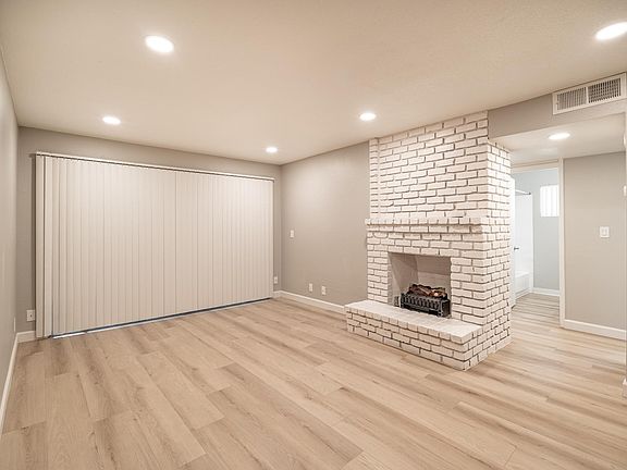 3rd image of 2714 East Pkwy #1