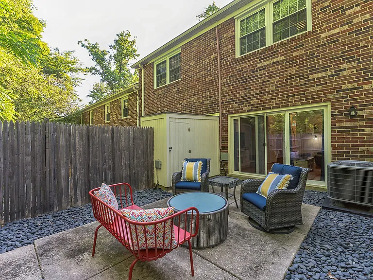 5920 Prince George Dr — Photo 30