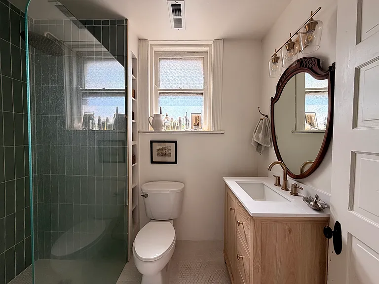 1104 Russell St #2 — Photo 6