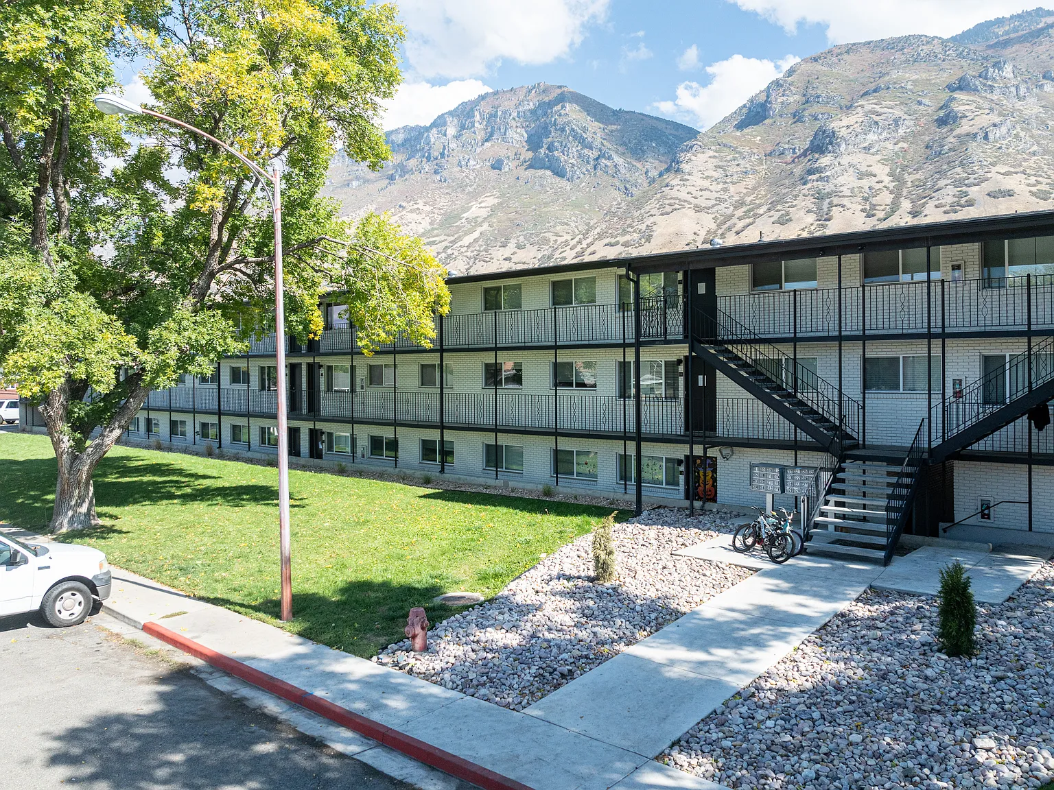 Sierra Ridge Apartments — Photo 1