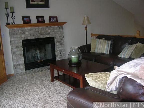 5th image of 1032 Goldfinch Dr