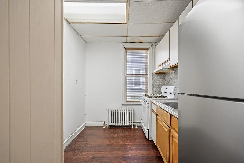 1 bed, 1.0 bath, $1,275 — Photo 2