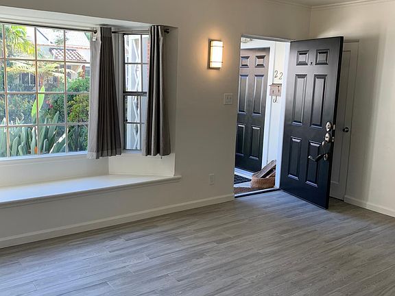 Living room, view towards the front door