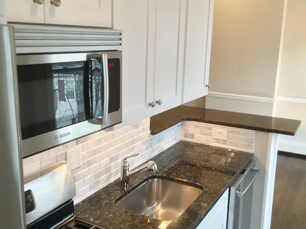 296 E 8th St #3, South Boston, MA 02127